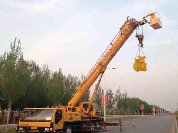 斗门区吊车出租公司电话_25吨吊车租赁价格是多少？